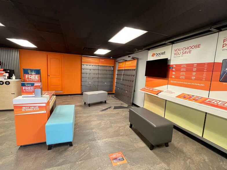 5906 Prospect Ave, Kansas City, MO for lease - Interior Photo - Image 3 of 7