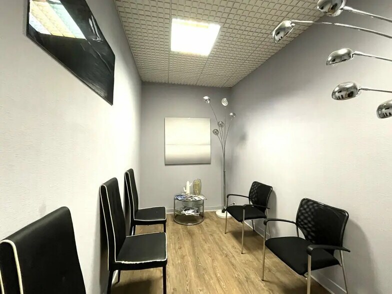 Office in Nice for lease - Interior Photo - Image 3 of 6