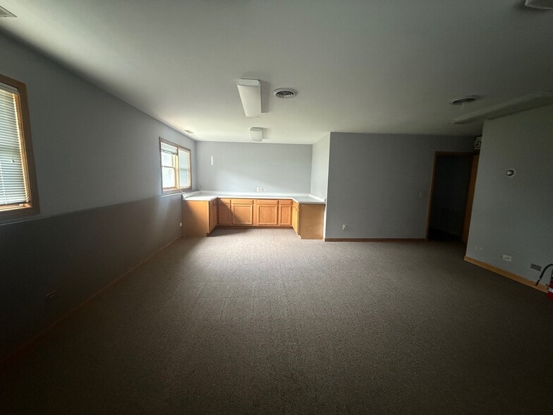 1430 DeKalb Ave, Sycamore, IL for lease - Building Photo - Image 2 of 5