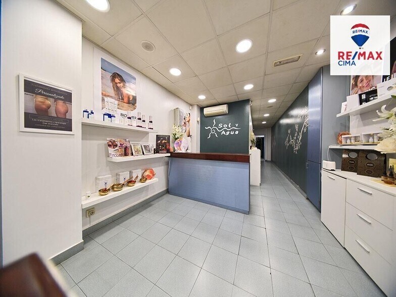 Retail in Granada, Granada for sale - Building Photo - Image 1 of 22