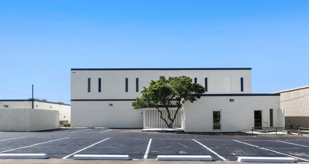 4200-4202 Wiley Post Rd, Addison, TX for sale - Primary Photo - Image 2 of 26