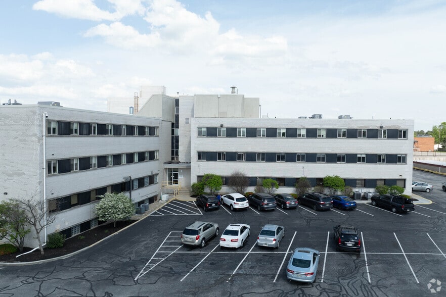 21100 Southgate Park Blvd, Maple Heights, OH for sale - Building Photo - Image 2 of 5