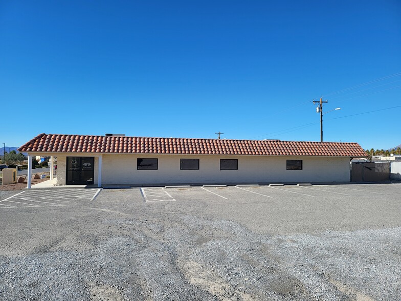 2210 Commercial Dr, Pahrump, NV for sale - Building Photo - Image 1 of 1