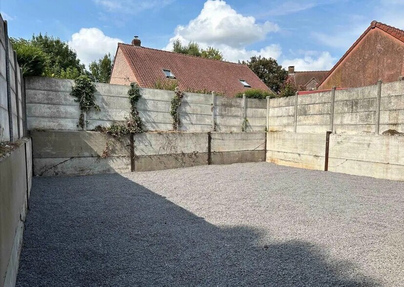 Industrial in Fretin for lease - Building Photo - Image 2 of 3