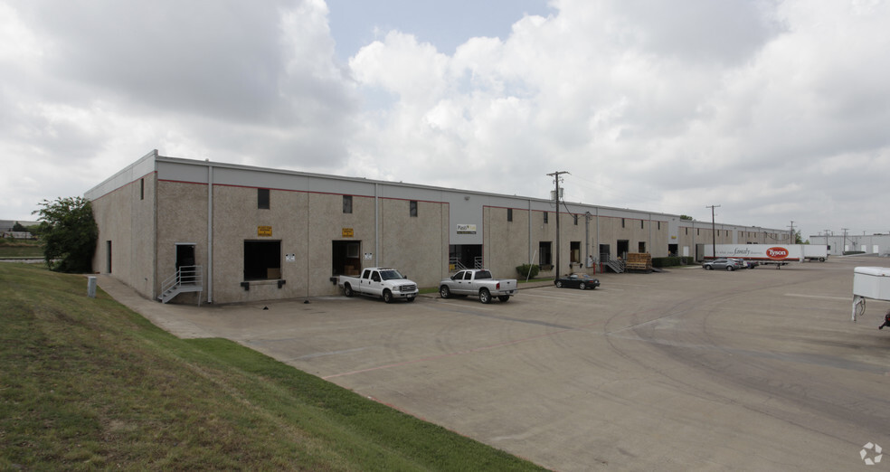 6430 Wuliger Way, North Richland Hills, TX for lease - Building Photo - Image 1 of 4