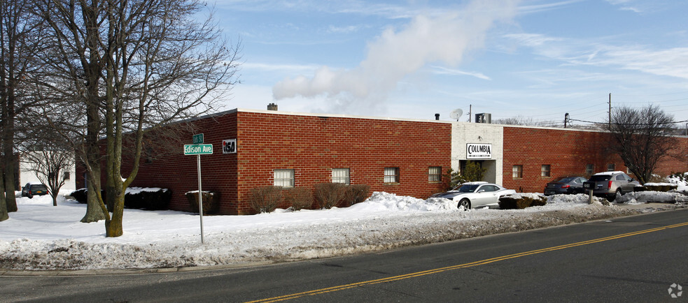 231 Edison Ave, West Babylon, NY for lease - Building Photo - Image 2 of 3