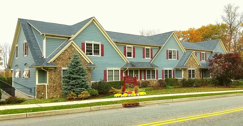 112 Franklin Tpke, Waldwick, NJ for sale - Primary Photo - Image 1 of 1