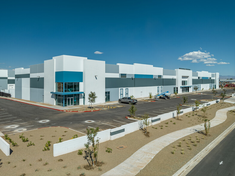 4521 E Warner Rd, Gilbert, AZ for lease - Building Photo - Image 3 of 6