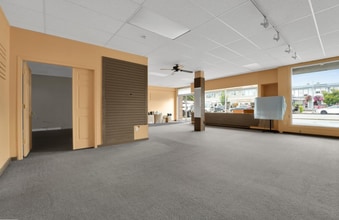 5651 Cowrie St, Sechelt, BC for lease Building Photo- Image 1 of 3