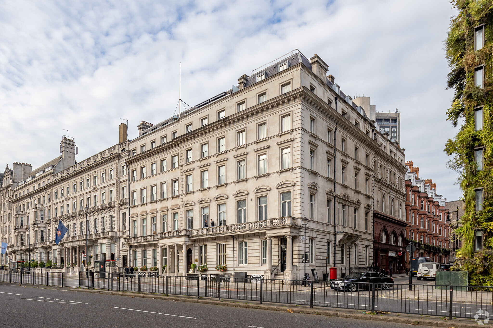 117 Piccadilly, London for lease Primary Photo- Image 1 of 13