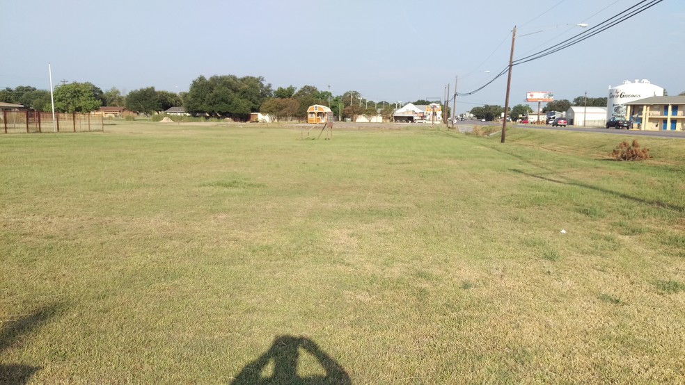 US Hwy 290 & Sandridge Dr, Giddings, TX for sale - Primary Photo - Image 1 of 1