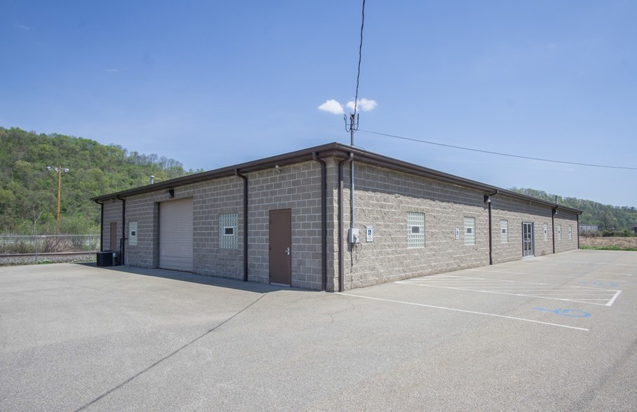 1103 Donner Ave, Monessen, PA for lease - Building Photo - Image 3 of 4