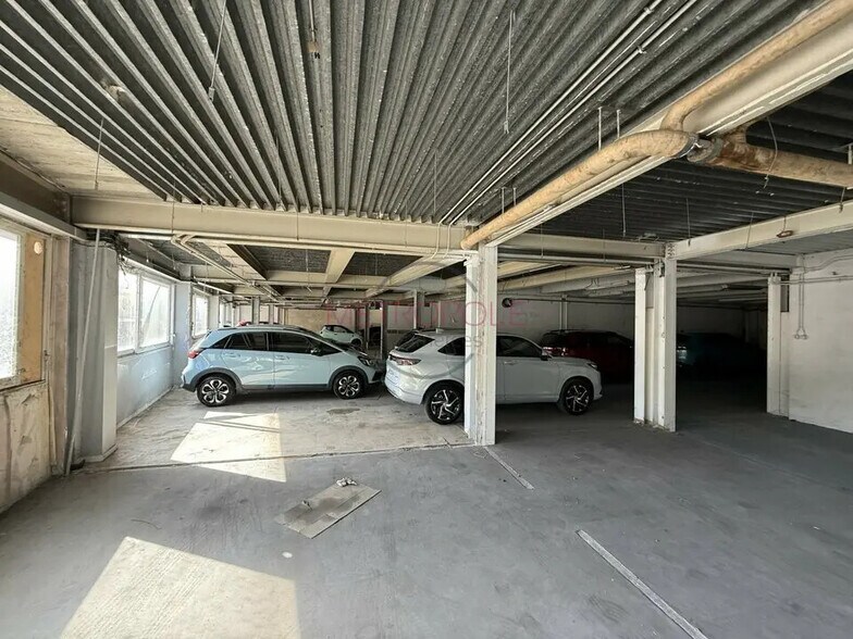 Retail in Nice for lease - Building Photo - Image 3 of 4