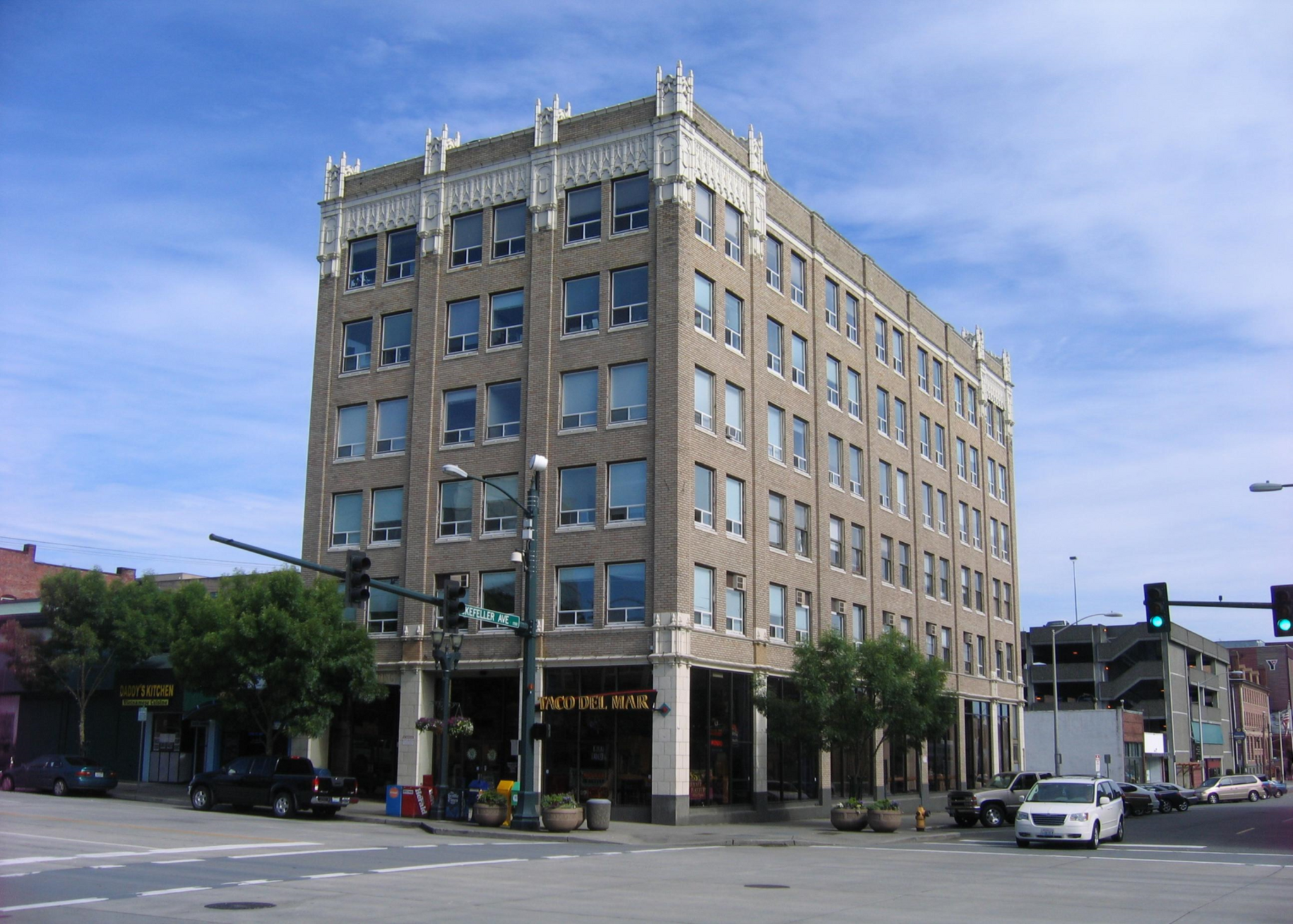 1721 Hewitt Ave, Everett, WA for lease Building Photo- Image 1 of 3