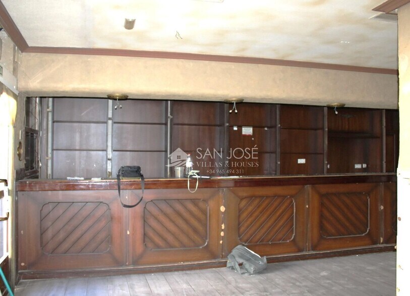 Retail in La Romana for sale - Building Photo - Image 2 of 9