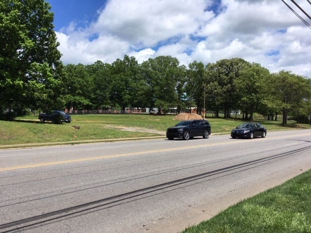 1121 Salisbury Rd, Statesville, NC for sale - Building Photo - Image 2 of 3