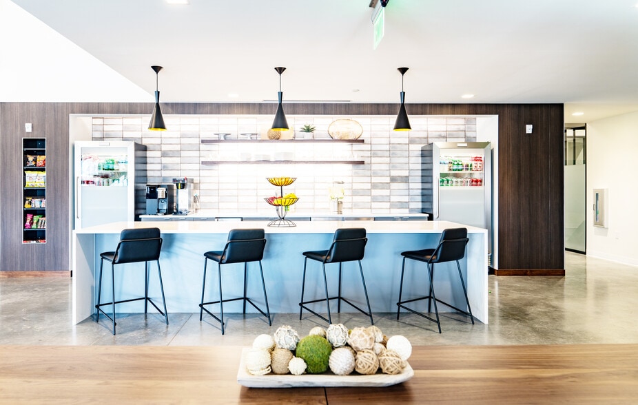 5440 W 110th St, Overland Park, KS for lease - Interior Photo - Image 2 of 6