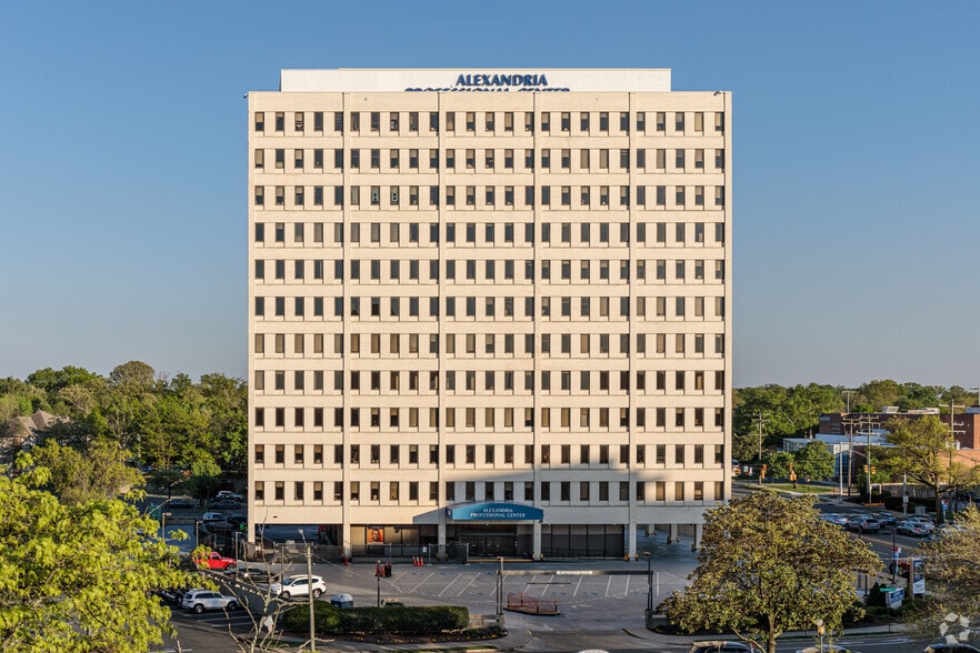 4660 Kenmore Ave, Alexandria, VA for lease - Building Photo - Image 3 of 20