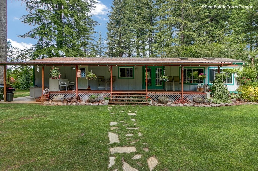 46827 SE Wildcat Mountain Dr, Sandy, OR 97055