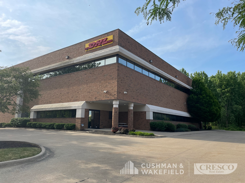 18201 Sheldon Rd, Middleburg Heights, OH for lease - Building Photo - Image 1 of 6