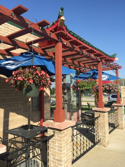 15820 W National Ave, New Berlin, WI for sale - Building Photo - Image 2 of 6