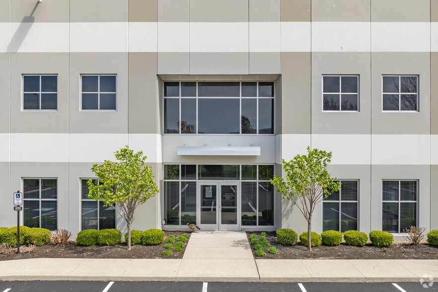 9296 Intermodal Ct, Columbus, OH for lease - Building Photo - Image 2 of 4