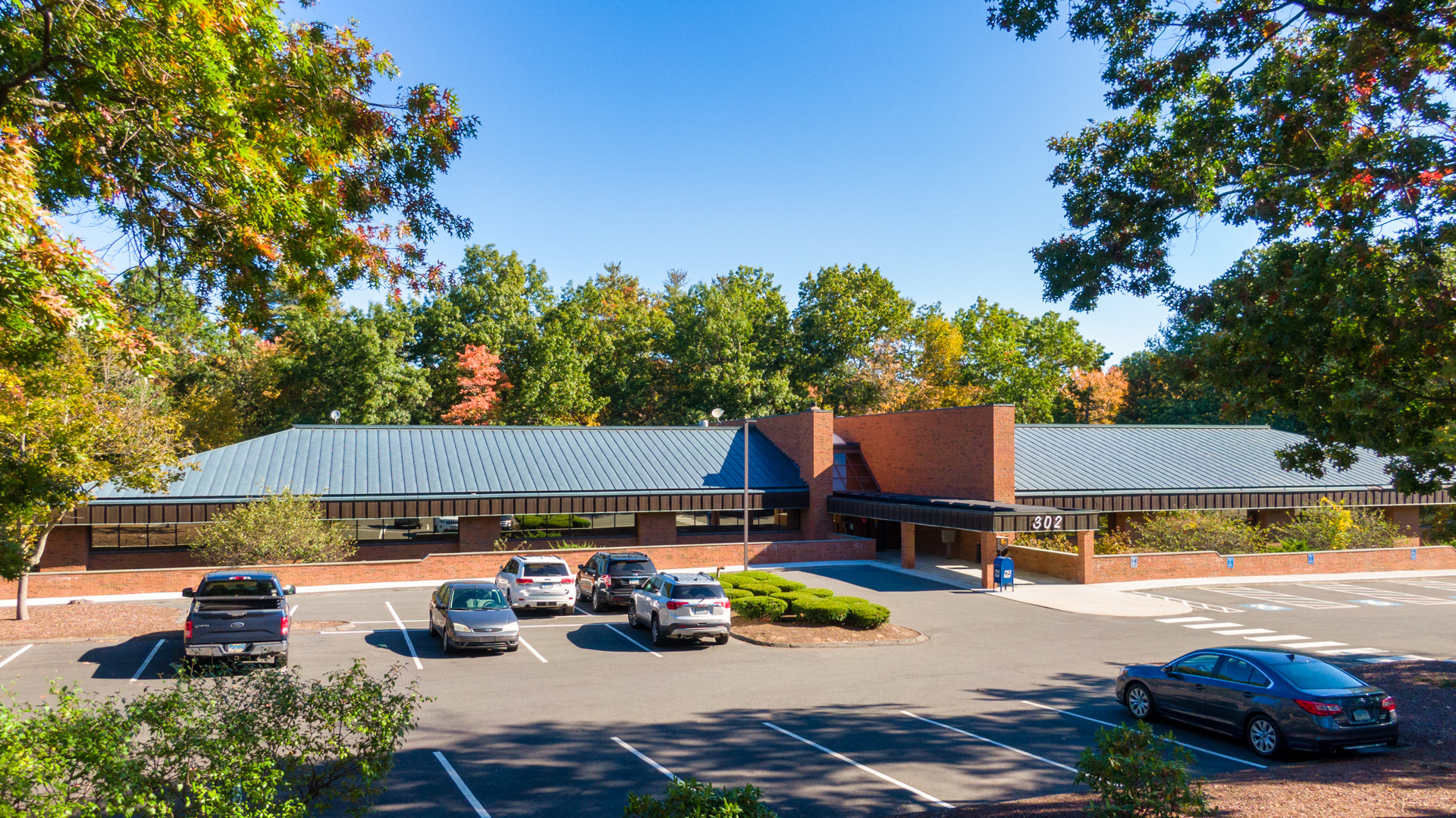 302 W Main St, Avon, CT for lease Building Photo- Image 1 of 7