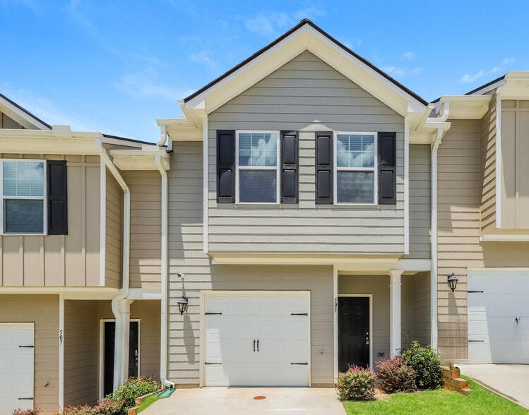 10-Townhome Package in East Point, GA portfolio of 10 properties for sale on LoopNet.com - Building Photo - Image 3 of 14