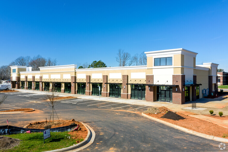 7610 E NC 150 Hwy, Sherrills Ford, NC for sale - Primary Photo - Image 1 of 1