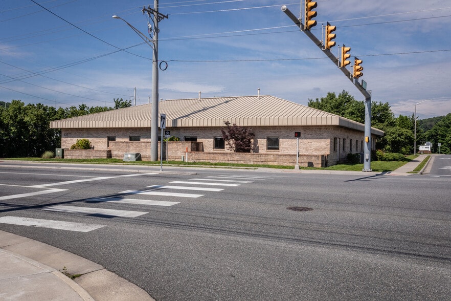 530 Neff Ave, Harrisonburg, VA for sale - Building Photo - Image 1 of 38