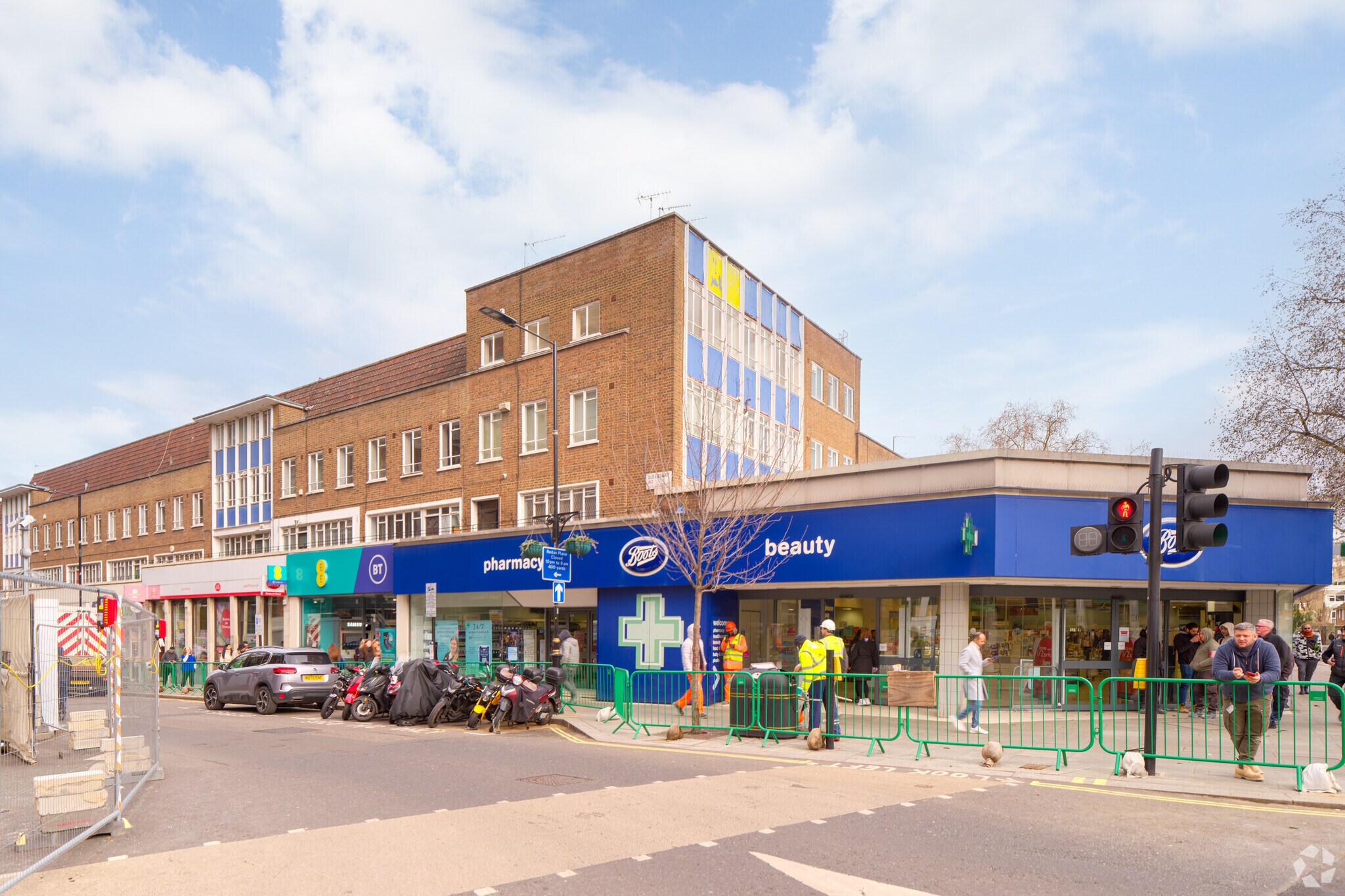 114-150 Queensway, London for sale Primary Photo- Image 1 of 1