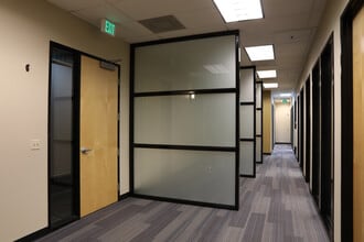 17050-17120 Pilkington Rd, Lake Oswego, OR for lease Interior Photo- Image 1 of 5