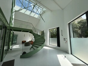 6 Passage Eugène Barbier, Courbevoie for lease Interior Photo- Image 2 of 9