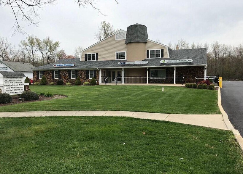 639 Stokes Rd, Medford, NJ for sale - Primary Photo - Image 1 of 1