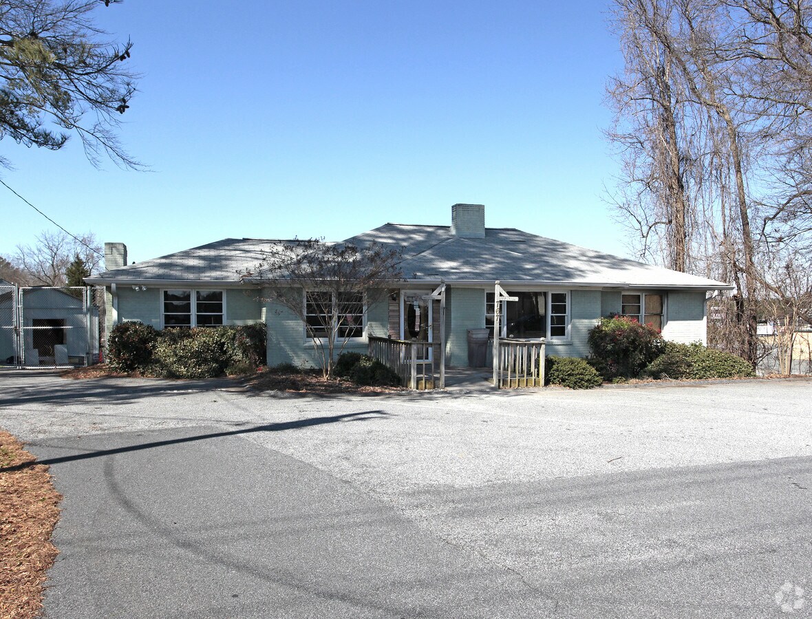 767 SE Concord Rd, Smyrna, GA 30082