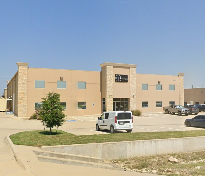 1325 Ranchers Legacy Trl, Fort Worth, TX for lease - Building Photo - Image 1 of 1