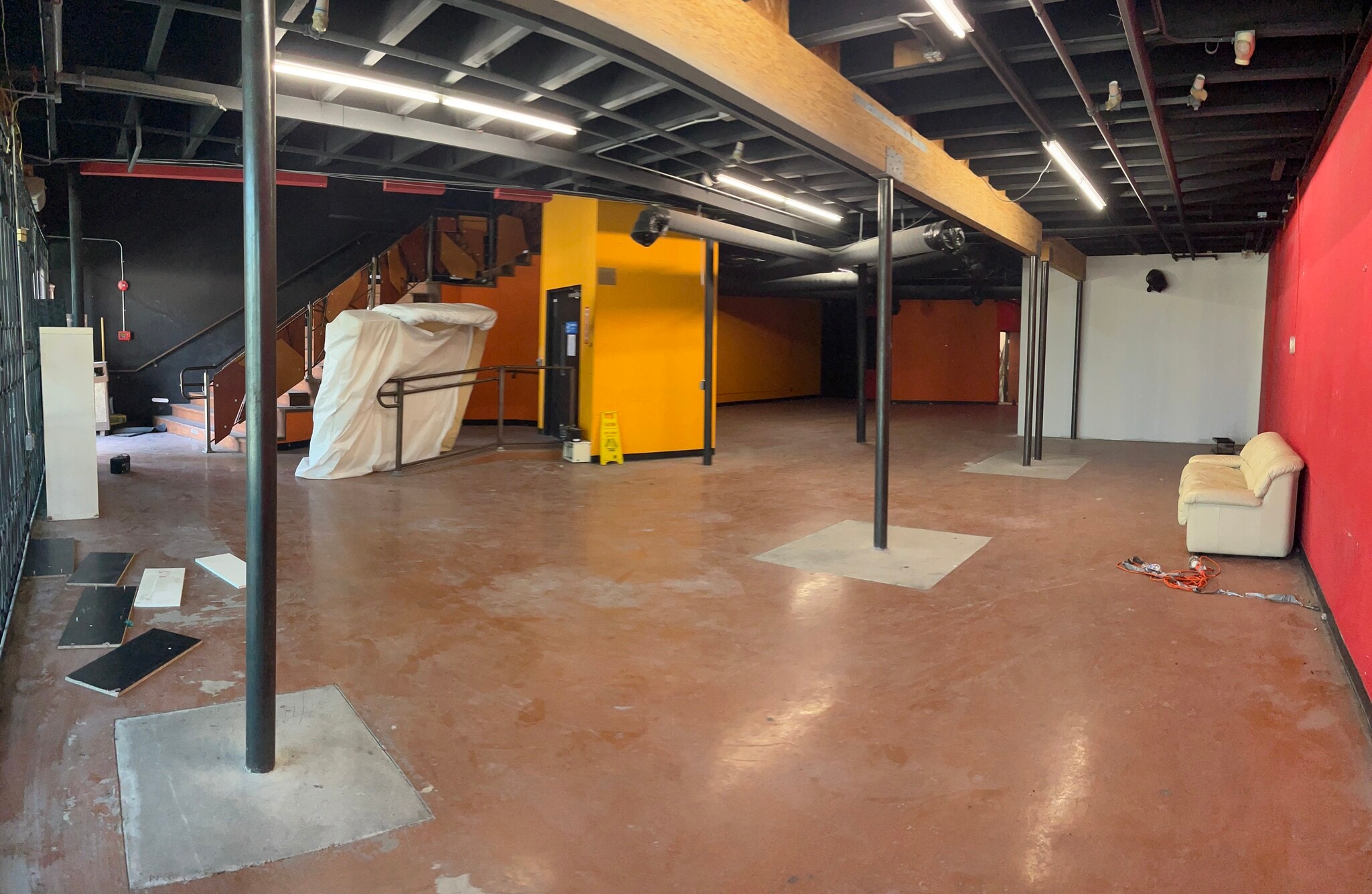 2128-2142 E Orangethorpe Ave, Fullerton, CA for lease Interior Photo- Image 1 of 2