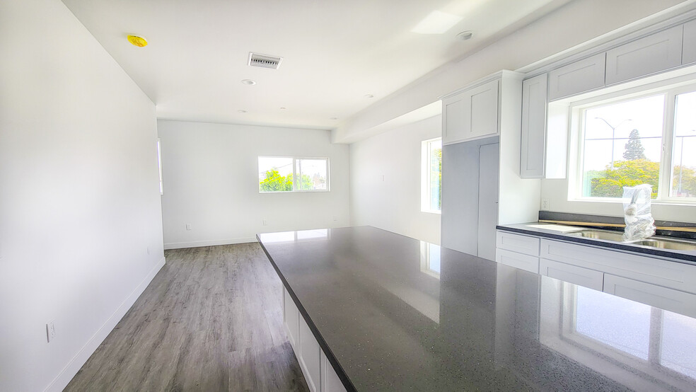 11503 New Hampshire Ave, Los Angeles, CA for sale - Interior Photo - Image 1 of 7