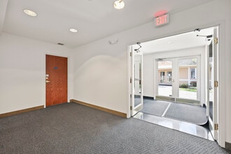 1224 Mill St, East Berlin, CT for lease Interior Photo- Image 2 of 10