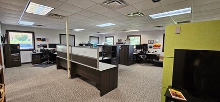 3610 Oakwood Hills Pky, Eau Claire, WI for lease Interior Photo- Image 2 of 10