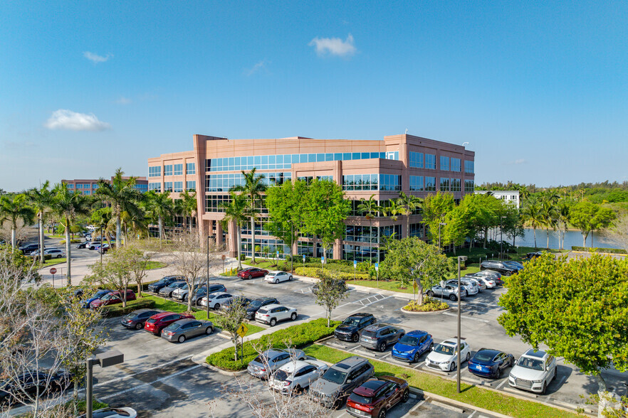 1301 International Pky, Sunrise, FL for lease - Building Photo - Image 1 of 18