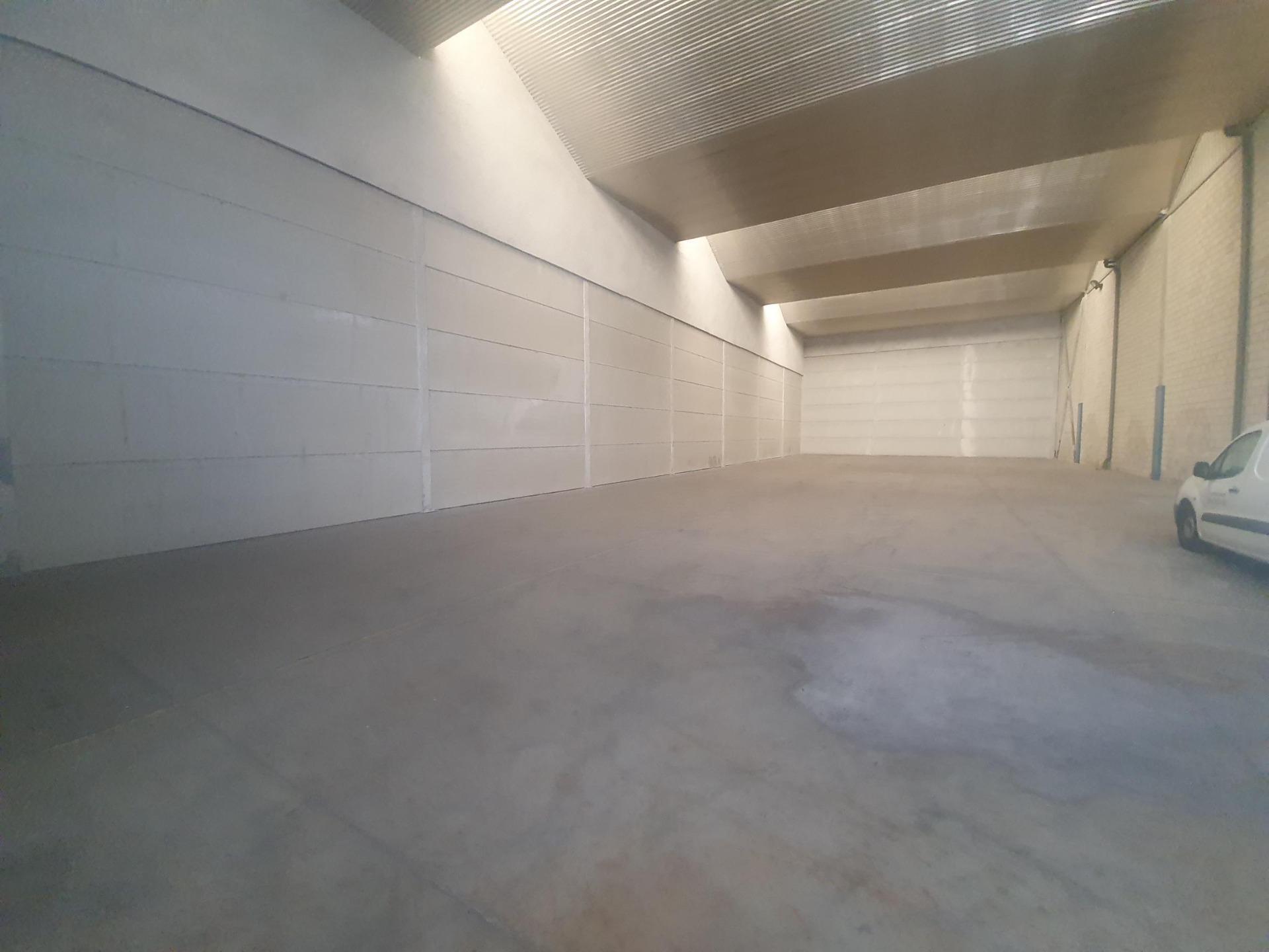 Industrial in Dos Hermanas for lease Building Photo- Image 1 of 6