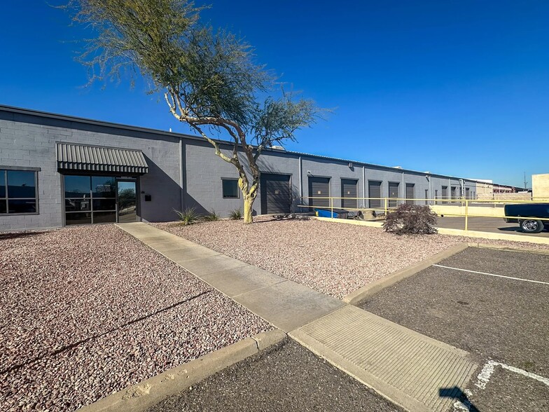 5555 N 51st Ave, Glendale, AZ for lease - Building Photo - Image 2 of 10