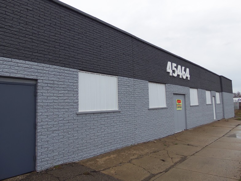 45464 Woodward Ave, Pontiac, MI for lease - Building Photo - Image 2 of 16