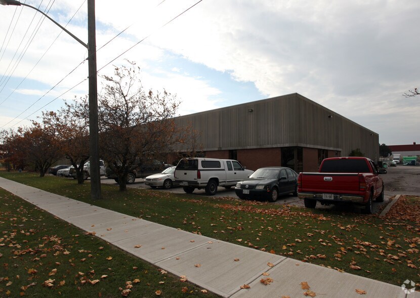 120 Walker Dr, Brampton, ON L6T 4P8