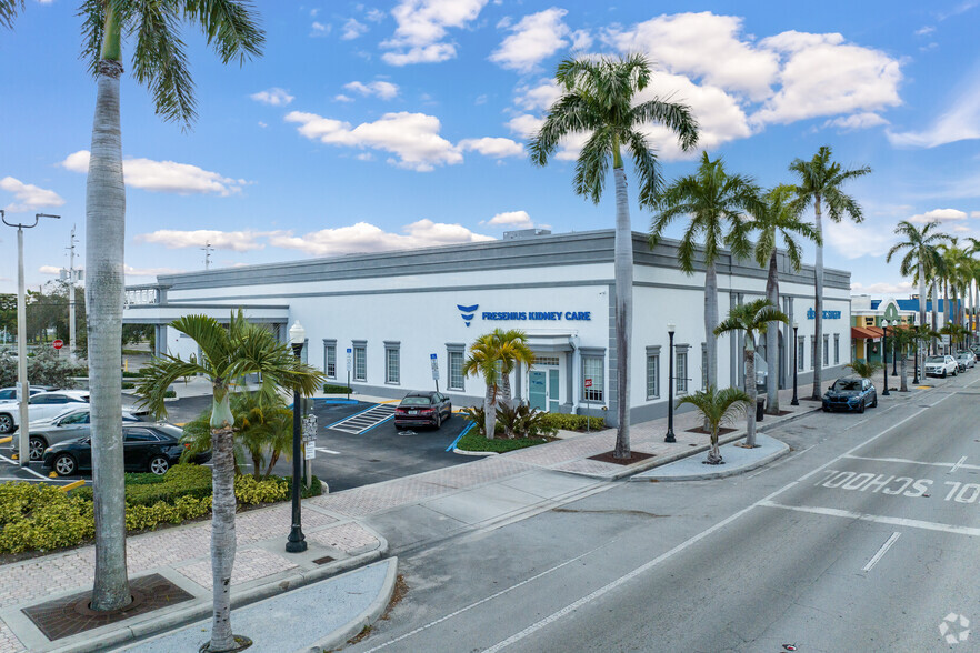 2700 Hollywood Blvd, Hollywood, FL for lease - Primary Photo - Image 3 of 8