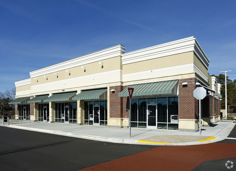 209-259 Tallywood Shopping Ctr, Fayetteville, NC for lease - Building Photo - Image 1 of 2