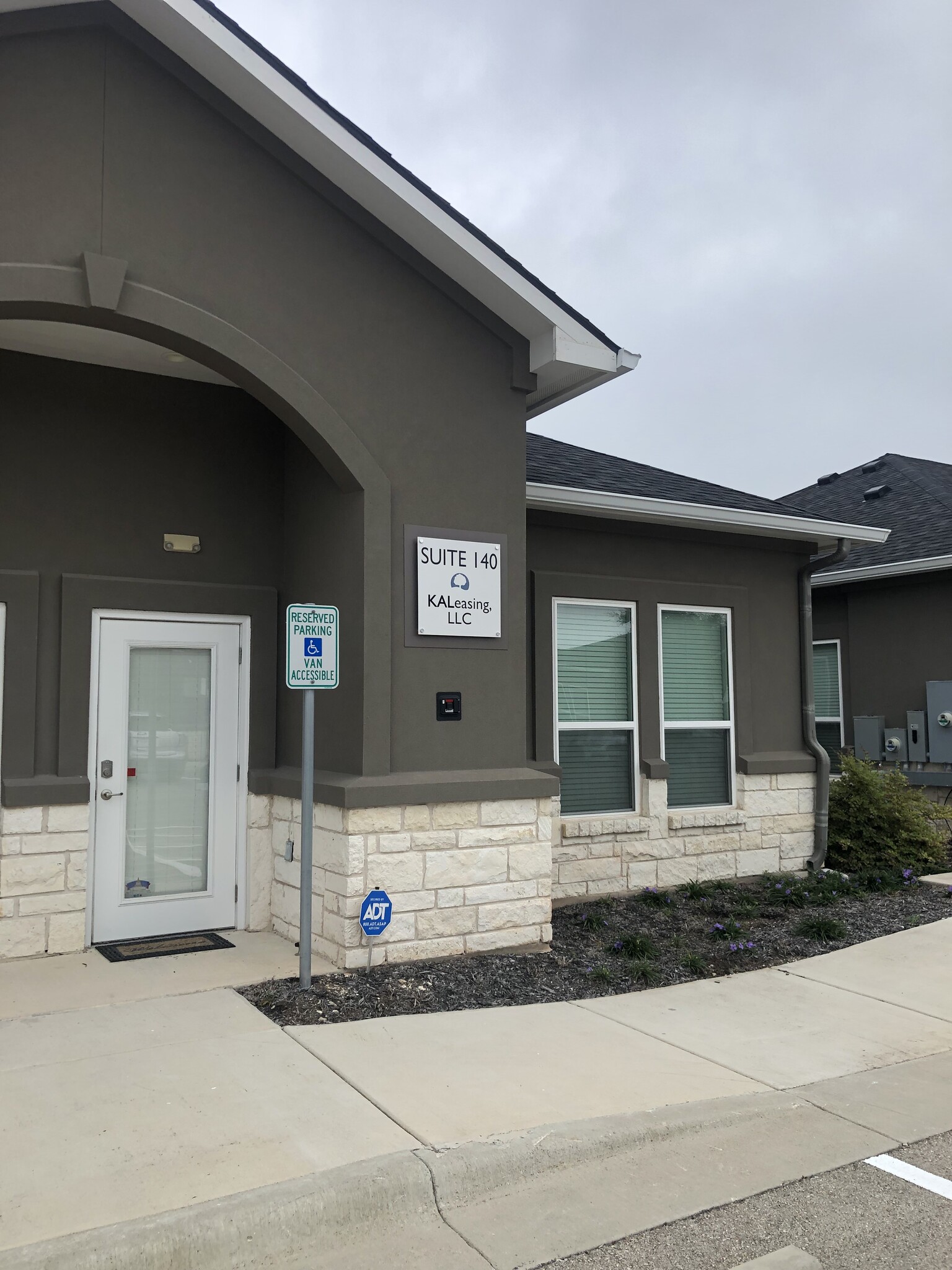 660 S Bagdad Rd, Leander, TX for lease Building Photo- Image 1 of 23