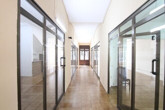 Retail in Olesa de Montserrat, Barcelona for lease Interior Photo- Image 2 of 17