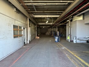 814 37th Ave, Long Island City, NY for lease Building Photo- Image 2 of 4